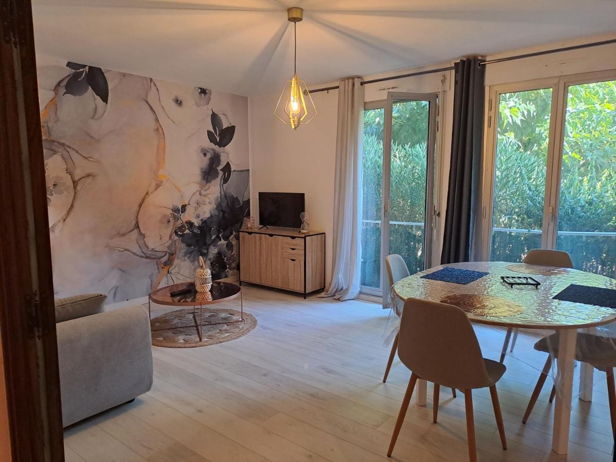 T2 A 2Min Du Centre +Parking Apartment LʼIsle-sur-la-Sorgue Exterior foto