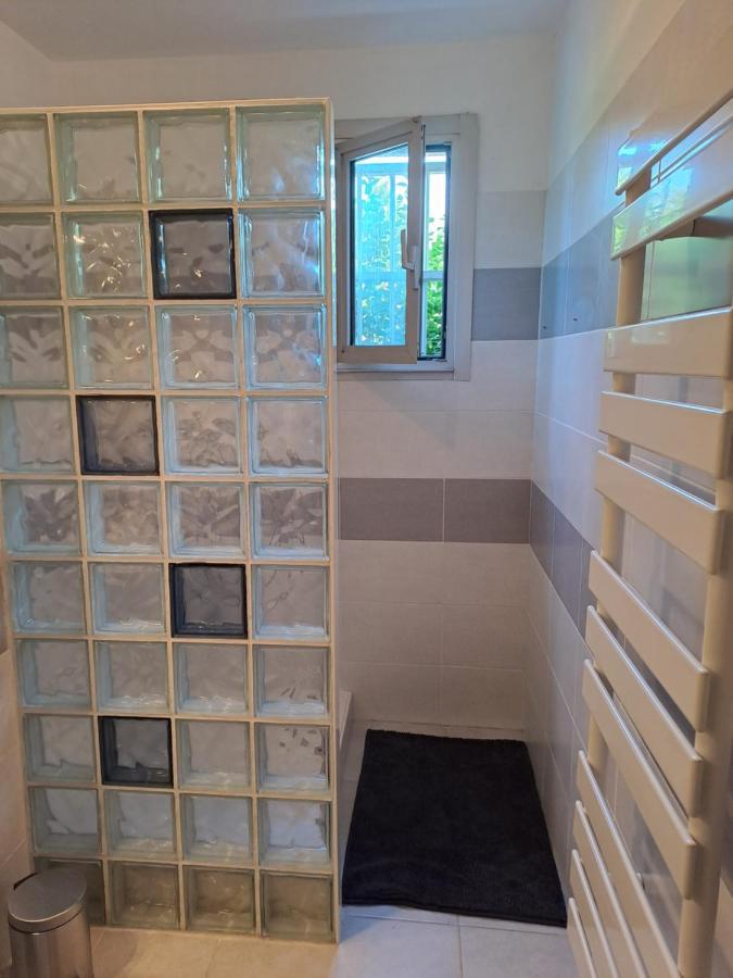 T2 A 2Min Du Centre +Parking Apartment LʼIsle-sur-la-Sorgue Exterior foto